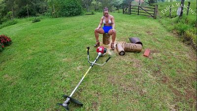 Horny in the garden -REVVING – POWER TOOL